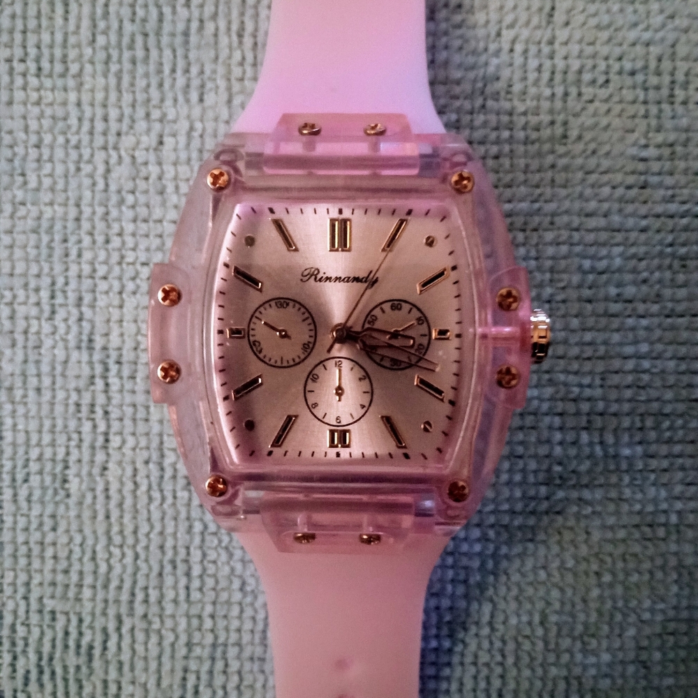 Tonneau pointer quartz wacth